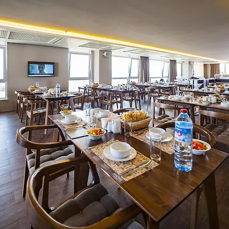 Akman Tzob Hotel 4*